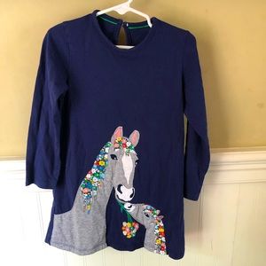 Cute dress can be worn with leggings pants or shorts underneath